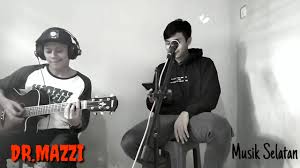 Lagu urbah — steven and the coconut treez. Steven Coconut Treez Under The Moonshine Youtube