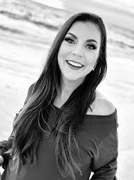 Amanda Shaffer's Instagram, Twitter & Facebook