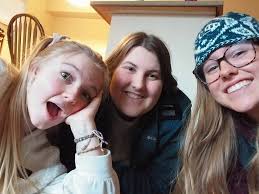 Can you choose who to trade with in Catan?