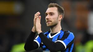 Полузащитник сборной дании кристиан эриксен в концовке первого тайма без сознания упал. Kristian Eriksen Ne Pokidaet Inter Iz Za Deneg On Mozhet Poteryat 50 Zarplaty Eurosport