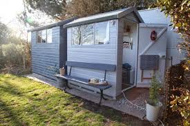 Junkaholique In My Workshop Shed Werkstattschuppen Schuppen Ideen Gartenhaus Bauen