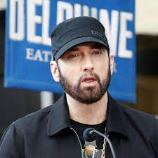 Eminem says his slim shady character spouts the things that eminem can't. Eminem Totgesagte In Bester Gesellschaft Gala De