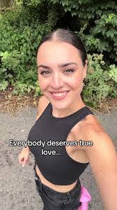 Becky Evans's Instagram, Twitter & Facebook