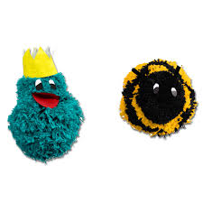 A pom pom is easy to make and easy to use. Anleitung 463 4 Pompon Tiere Frosch Und Biene Aus Poco Von Junghans Wolle 3 Versch Farben