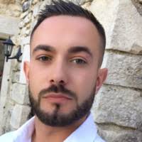 400+ perfiles de «Debono»