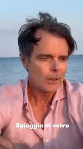 ✨️Will Geiger, il regista di SPIAGGIA DI VETRO, racconta il suo emozionante  film sul perdono e sulla rinascita, presentato in anteprima nazionale  all'Ischia Film Festival e ora nelle sale ...