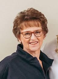 MN State Worker Lifts Up a Veterans Home with Love and Laughter; Wins  National Award : r/mnstateworkers