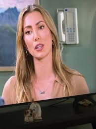 Loved, loved todays episode! They couldn't have substituted Sloane with a  better actress! For a minute I thought it was Sloane herself! Good job  Days! Now Leo, what can I say, he