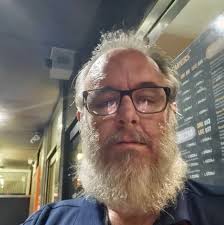 I am looking for a dietician/nutritionist with experience in weight  loss/maintenance