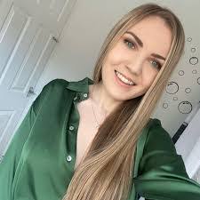 Tina Edson's Instagram, Twitter & Facebook