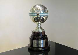 El trofeo fue confeccionado entre 1916 y 1917 en la casa escasany, una joyería de buenos aires, por un precio de 30 francos suizos de la época, y fue donado a la confederación sudamericana de fútbol por el ministerio de relaciones exteriores de argentina. El Trofeo De La Supercopa Argentina Copa Argentina Web Oficial De La Copa Argentina