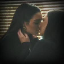 Indiana Massara and Annie Leblanc