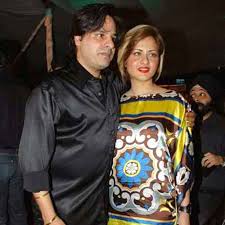 Ashiqui Fame Rahul Roy To Divorce His Ex Wife Rajlakshmi Khanvilkar M Khaskhabar Com She was born in mumbai.