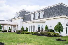 Surrounded by houston's downtown skyline, the petroleum club provides an atmosphere of unsurpassed elegance and style. Unique Wedding Venues In Houston And Surrounding Area That You May Have Overlooked Halfaricestudios Com