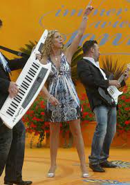 The band consists of vanessa mai (vocals), marc fischer (keyboard) and stefan kinski (guitar). Salem Rust Mittwochabend Ist Wolkenfrei In Salem Am Bodensee Regiotrends