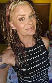 How is the Solstice Tinted Balm used?