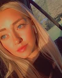 Karli Fowler's Instagram, Twitter & Facebook