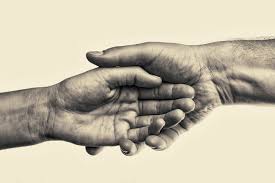 implica valores humanos fundamentales.