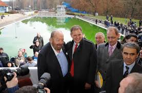 Trauer In Schwabisch Gmund Wie Die Stadt Zum Bud Spencer Bad Kam Baden Wurttemberg Stuttgarter Nachrichten