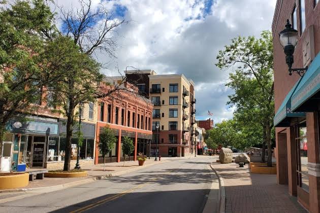 Downtown St. Cloud Gets a Bright Green Boost as Block by Block Ambassadors Program Kicks off May 27th | KNSI
