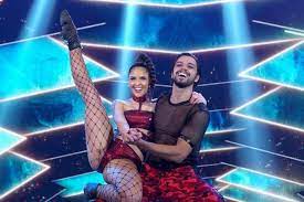 Robson caetano e sophia abrahão vão para a repescagem. Super Danca Dos Famosos Rodrigo Simas E Robson Caetano Voltam Da Repescagem 27 06 2021 Televisao F5