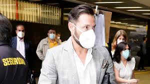 La Fábrica de la Tele, condenada a pagar 82.000 euros a Antonio David Flores por despido nulo tras la emisión del documental de Rocío Carrasco | Televisión | EL PAÍS