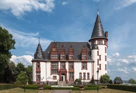 Schloss Klink Mecklenburgische Seenplatte Download This And Other Photos For Free On Our Site Architecture Photo Immobilien Burgen Und Schlosser Burg