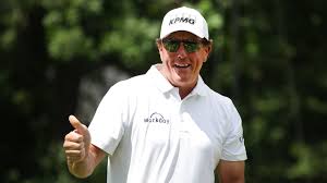 In the year 2015, forbes estimated his annual income at $51 million. I Don T Want To Be Divisive Phil Mickelson Makes Deal After Gambling Story Uproar