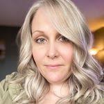 Jennifer Linson's Instagram, Twitter & Facebook