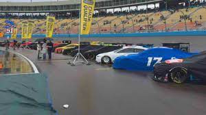 Et sunday and will be broadcast on cnbc. Rain Delay Likely At Nascar Chase In Phoenix Sporting News