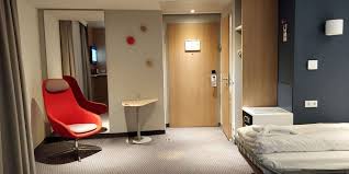 This hotel is independently owned and operated by hbi alexanderplatz hotel operations gmbh under license from ihg hotels limited. Review Holiday Inn Express Berlin Alexanderplatz Reisetopia