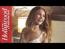  Britt Robertson Behind The Look Youtube
