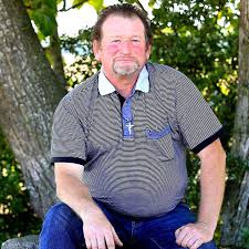 Pour se faire, ils accueillent sur leur ferme des prétendantes avec qui ils partagent leur réalité quotidienne, en espérant qu'une relation la saison n° 0 de l'amour est dans le pré a été diffusée le 25 avril 2019. 5 Agriculteurs Qui Ont Marque L Amour Est Dans Le Pre Marie Claire