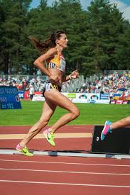 Další medailová umístění přidali druzí kristýna mäki v běhu na 5000 metrů (15:52,94), koulařka markéta červenková (17,23), steeplař damián vích (8:39,21) a oštěpař vítězslav veselý (78,50). Upload Wikimedia Org Wikipedia Commons 3 3e Kal