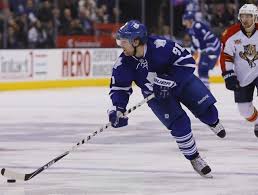 Hockey stick blade curve patterns by brand common questions about hockey stick blade curves all hockey stick curves have some degree of loft to them. 5 Nhl Players Who Use Unique Hockey Sticks Thescore Com