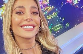 Tras el anuncio de su compromiso, Sol Pérez tomó mates en microbikini