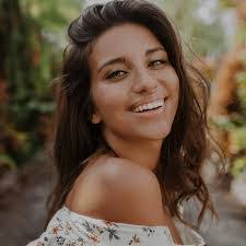 Phoebe Sadler's Instagram, Twitter & Facebook