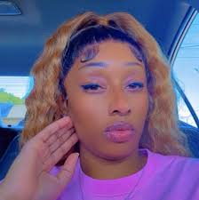 What are some beauty tips and tricks using castor oil?