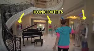 She is known for appearing for two seasons on dance moms along with her mother. Jojo Siwa Bought A New House And Here S What The Inside Looks Like
