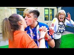 Couple Handcuffed To Parents For 24 Hours Very Awkward Youtube Couples Awkward Couple Relationship