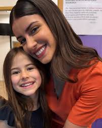 MEL E TIA ISA! — Nova imagem de Isabela Souza e Mel Summers no @sbt, nos  bastidores de mais um dia de gravação de #ACavernaEncantada. 📲