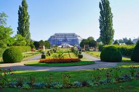 Botanischer garten und botanisches museum berlin) is a botanical garden in the german capital city of berlin, with an area of 43 hectares and around 22,000 different plant species. Botanischer Garten Berlin Eine Botanische Weltreise