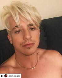 It depends on what looks best i also have blonde hair blue eyes but i think a guy looks hot with dark hair or a dark blonde ( dirty blonde) but i think blonde hair looks ugly on a. 965tic On Twitter Omg You Guys Charlieputh Dyed His Hair Bleach Blonde And You Could See It In Person At The Ticbeachhouse Qualify With Ticketsonthe20s Https T Co Tok4as86pc Https T Co 0eqqcp5k1o
