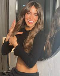 Disponible en todas las plataformas. Martina Stoessel Social Media Photos Hair Styles Long Hair Styles Women