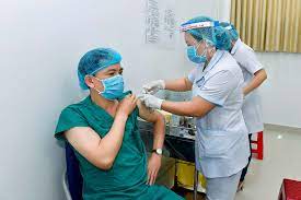 Vaccine có hạn sử dụng 6 tháng từ ngày sản xuất, lọ vaccine đã mở chỉ được sử dụng trong vòng 6 giờ. HÆ¡n 48 200 NgÆ°á»i Ä'a Tiem Váº¯c Xin Covid 19
