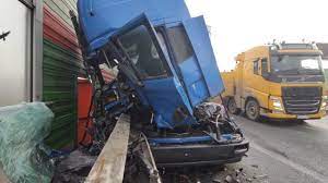 Wypadek na trasie s8 w kierunku poznania. Wypadek Na S8 W Piotrkowie 3 11 2020 Zderzenie Ciezarowek Miedzy Wiaduktem Rakowskim A Lodzkim Trasa Na Katowice Zablokowana Zdjecia Piotrkow Trybunalski Nasze Miasto