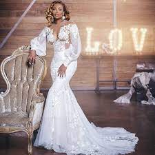 Leah Degloria Follow Us Signature Bride On Instagram And Twitter And On Facebook Signature Bride Magazine Ch Wedding Dresses Bridal Style Mermaid Dresses