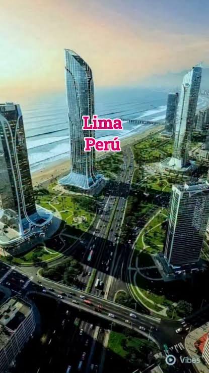 ¿Te imaginas así nuestra Costa Verde? 🌊✨, Lima 2050. Rascacielos futuristas, parques infinitos frente al mar y la playa que todos soñamos ver así de imponente., Esto es lo que la Inteligencia ...