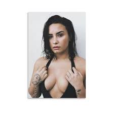 NILIYA Pop Rock Music Singer Demi Lovato Sexy Art Poster (1) Canvas Poster  Wall Art Picture Prints Hanging Photo Gift Idea Decor Home Posters Artworks  12x18inch(30x45cm) : Amazon.ca: Home