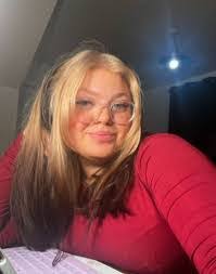 Evie Blackburn's Instagram, Twitter & Facebook